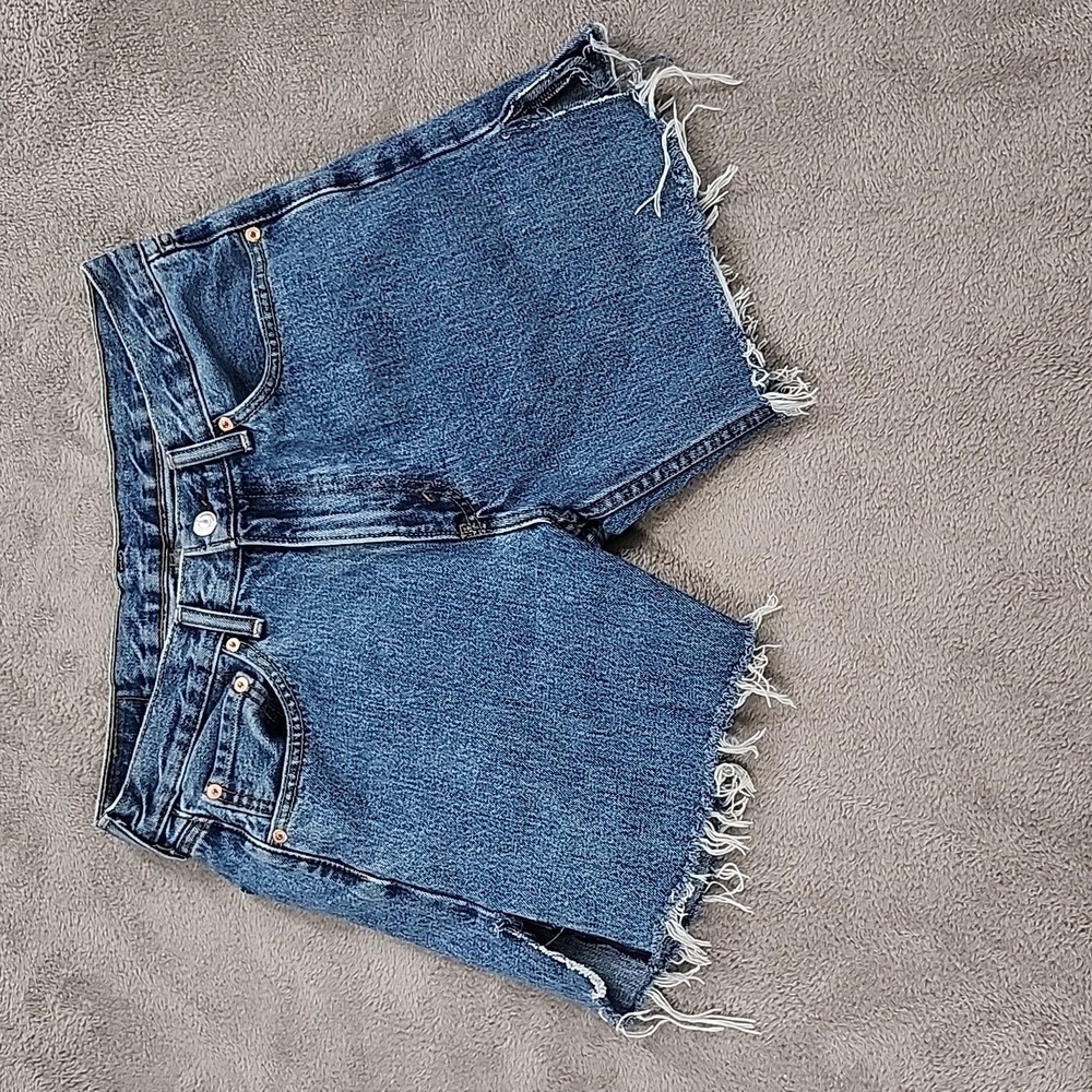 Levis 505 Jean Shorts Womens 32 Blue Denim Distressed Raw Thigh Rips High Rise